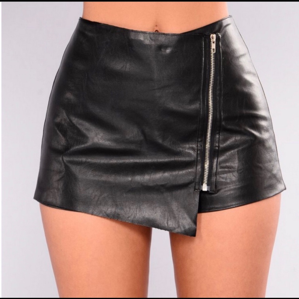 Fashion Nova Faux Leather Black Skort